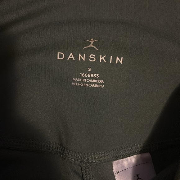 Danskin Shorts Green Size Small - Picture 2 of 3